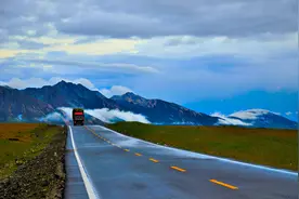 中国最长国道：修了半世纪，穿越8个省，全长五千公里图片