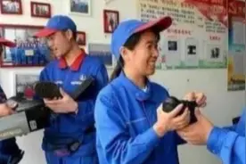 为什么加油站员工工资很低，却很少有人辞职？员工：谁走谁傻？图片
