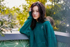 14岁李嫣近照曝光自信爆棚：父母无条件的爱，是孩子自信的底气图片