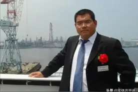 从地震孤儿到天津首富，45岁英年早逝，美丽妻子撑起一片天图片