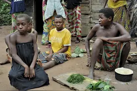 非洲“袖珍民族”，8岁生孩20岁养老，加速度下的他们如何生活？图片