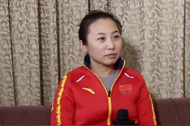 李琰带领美国队夺冠不唱美国国歌，遭炮轰后回怼：我只唱中国国歌图片