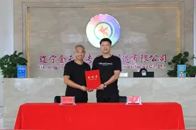 “中国好司机”孙刚获赠新“挂车”，很快可以重新上路跑运输啦图片