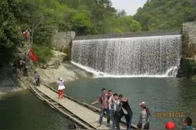 继续行走在大别山深处，此次带大家前往岳西天峡观九连环瀑布图片