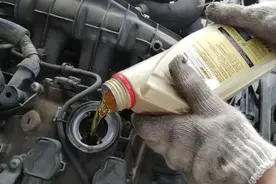 如何避免更换假机油？车子什么状态下说明你用的机油不合格呢？图片