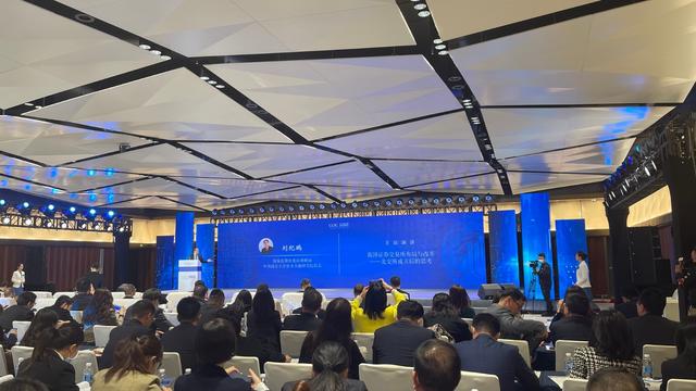 顶级经济学家、三大证交所成都同台 对话资本市场创新