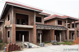 “宁愿门前闹嚷嚷，不愿屋后脚板响”，有何道理？建房选址有讲究图片