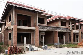 “宁愿门前闹嚷嚷，不愿屋后脚板响”，有何道理？建房选址有讲究图片