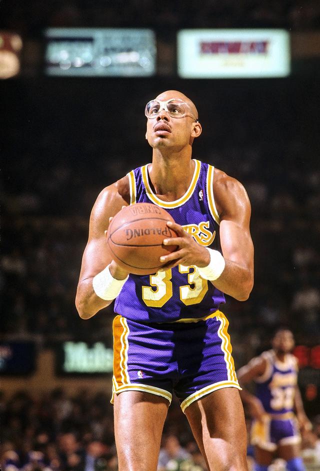 NBA历史15大球星：乔丹居首 詹姆斯第2&库里第13