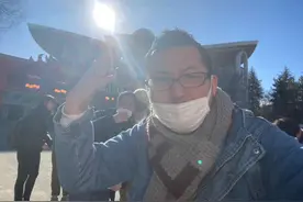 有妻有娃的27岁日本男子变gay下海，却获全网称赞：够爷们图片