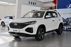 只为颜值和性价比 小哥带你一起看北京现代ix35图片