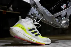 超厚大屁股，阿迪旗舰跑鞋UB2021来袭图片