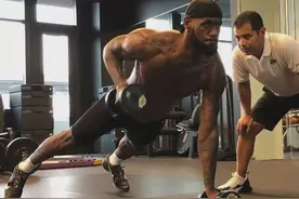 NBA球员退役后发福见怪不怪，但退役后反而越来越壮的，见过没？图片