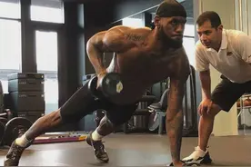 NBA球员退役后发福见怪不怪，但退役后反而越来越壮的，见过没？图片