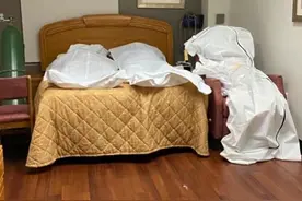 底特律医院恐怖画面，3具染疫尸体存放医护休息室，太平间没地方图片