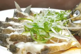 三分钟学会孔雀开屏鱼，肉质鲜嫩，年夜饭上来一盘，好看又好吃图片