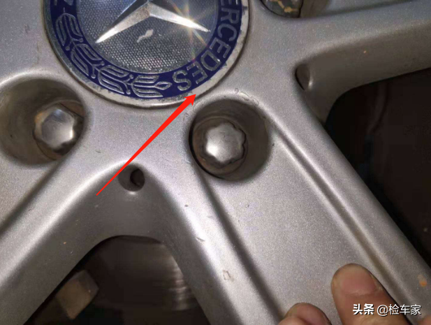 为啥奔驰S400L30万都没人买？网友：换块电池10万，爱得起伤不起