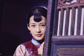 俗语“不怕红杏出墙，就怕野花进房”啥意思？古人此话有何用意？图片