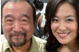 “赛西施”沈傲君与儿子近照曝光网友：老公是乾隆皇帝的后代图片