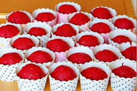 这个红色太正点！完美的红丝绒蛋糕图片