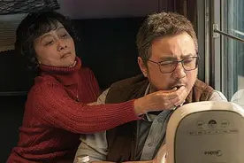 《囧妈》平凡母亲对平凡儿子的爱像湿棉袄，穿上身凉，脱下来冷图片