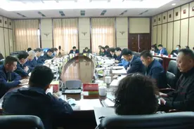 内蒙古自治区人大常委会调研组深入阿荣旗调研图片