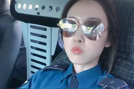 40岁女警察身材照被曝光：孩子3岁，健身2年，罪犯看完想被抓...图片