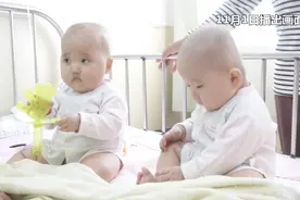双胞胎白血病患儿父母的一个决定迎来如潮的关爱 小姐妹都有救了视频封面