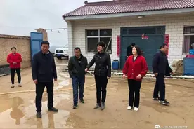 庆城县委常委、副县长张乃丹督查指导翟家河乡农村住房改造提升工作图片