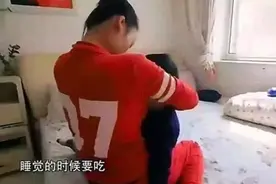“12岁男孩每天吃3次母乳”，以为是生理疾病，医生：我看不了图片