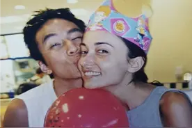 吴彦祖为太太Lisa庆生！晒自拍皱纹多到让人心疼，颜值不复当年图片