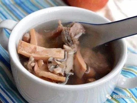 备孕可以喝土茯苓花胶煲汤吗 2026年备孕能不能吃土茯苓煲汤喝