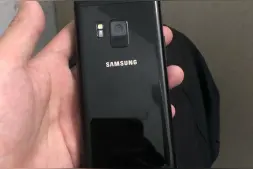 三星领世旗舰8：不到五千块的翻盖商务机，情怀满满，双屏很好用图片
