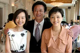 6位半路出家的非科班央视主持人，曾是飞行员、化妆师、相声演员图片