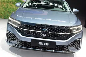 采用前后贯穿式灯组，新增运动版，新款帕萨特终于和雅阁有一拼了图片
