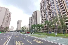 买房牢记4原则，买边、买三、买小、不要靠近马路，入住更舒适图片