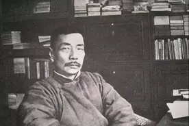 郭沫若用四字骂鲁迅，鲁迅以五字回怼，世人笑称：这便是郭沫若了图片