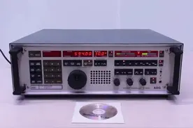 「火腿快新闻」售价超过5000美元罕见的AEG Telefunken E1800 接收器图片