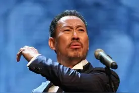 逆行者是移动的山图片