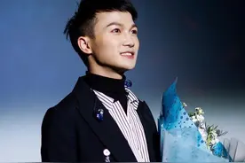 一跃成为“海妖之音”的周深，有哪些不为人知的情史？图片