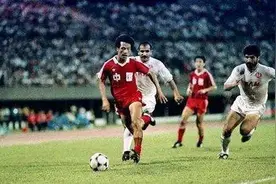 国足以前的过人 古广明摇晃似北京烤鸭 现在脚踩球皮嘴啃泥图片