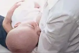 5个月儿子刚断奶，婆婆却用自己身体“喂奶”，看到这幕差点气晕图片