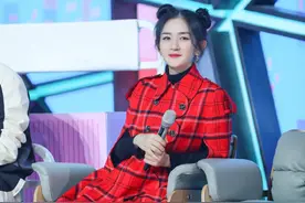 谢娜首晒二胎孕肚，小腹凸出遮不住，却被网友举报违法图片
