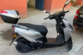 豪爵AFR125提车图片