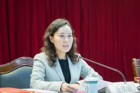 上海80后女干部为男友牟利千万，对方给她转账400多万“表爱意”图片