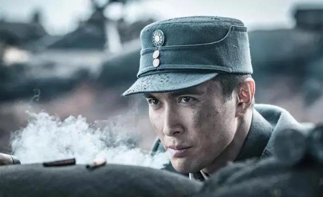 《雷霆战将》由金沙执导,张云龙,高伟光,赖雨濛,王瑞子领衔主演