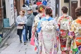 日本风情街，伤害大于利益图片