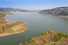 航拍济南卧虎山水库，“济南大水缸”山清水秀，风景美如画图片