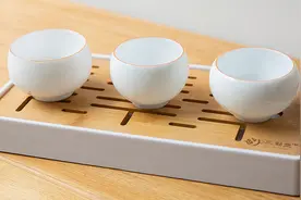 三勤堂甜白釉主人杯功夫茶杯景德镇图片