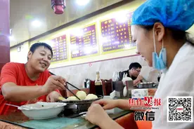 蒸蒸日上！焦作这对“90后”小夫妻包出幸福生活比蜜甜......图片